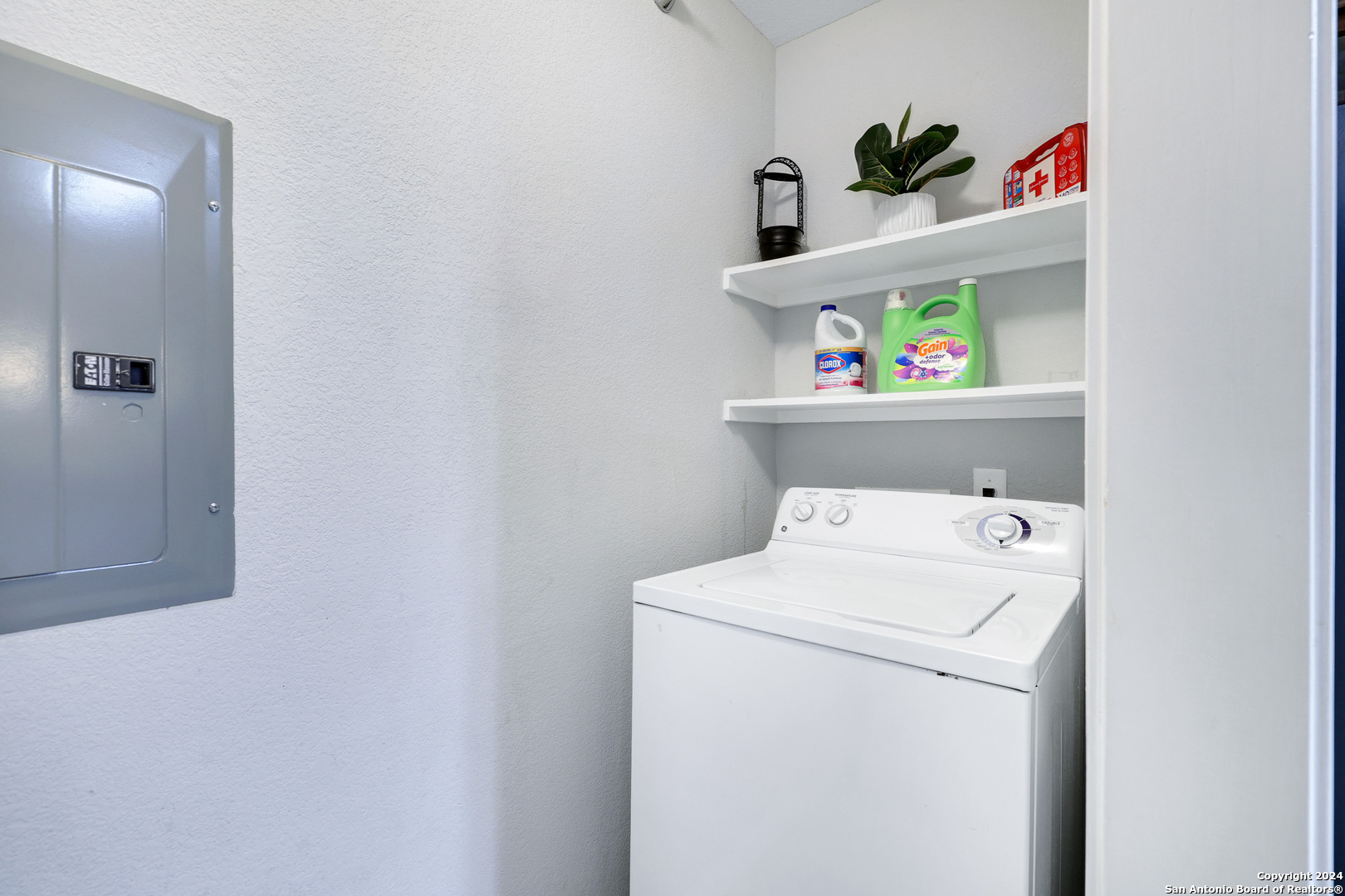 7323 Snowden Road, Unit 3308 San Antonio, TX 78229 - Photo 24 of 26 a utility room with dryer and washer