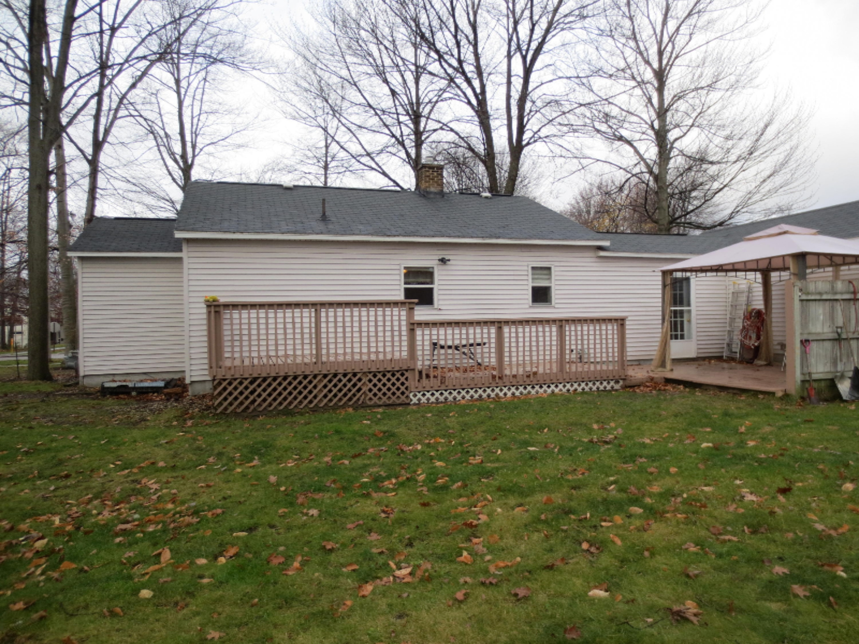 3346 Davis Road Muskegon, MI 49441 - Photo 4 of 15 IMG_2612