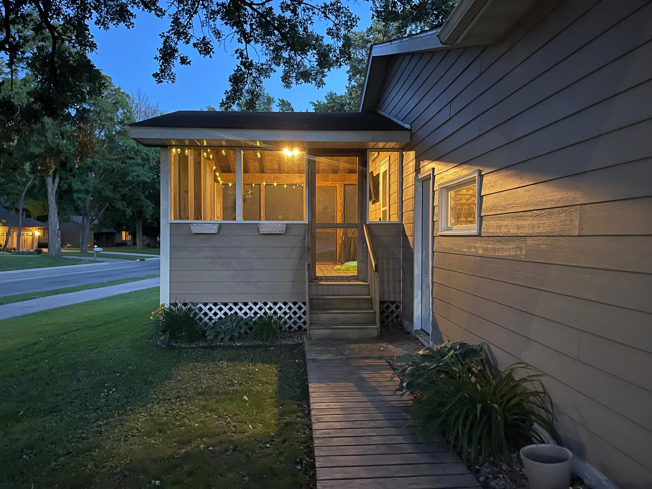 901 22nd Avenue Southwest Austin, MN 55912 - Photo 2 of 57