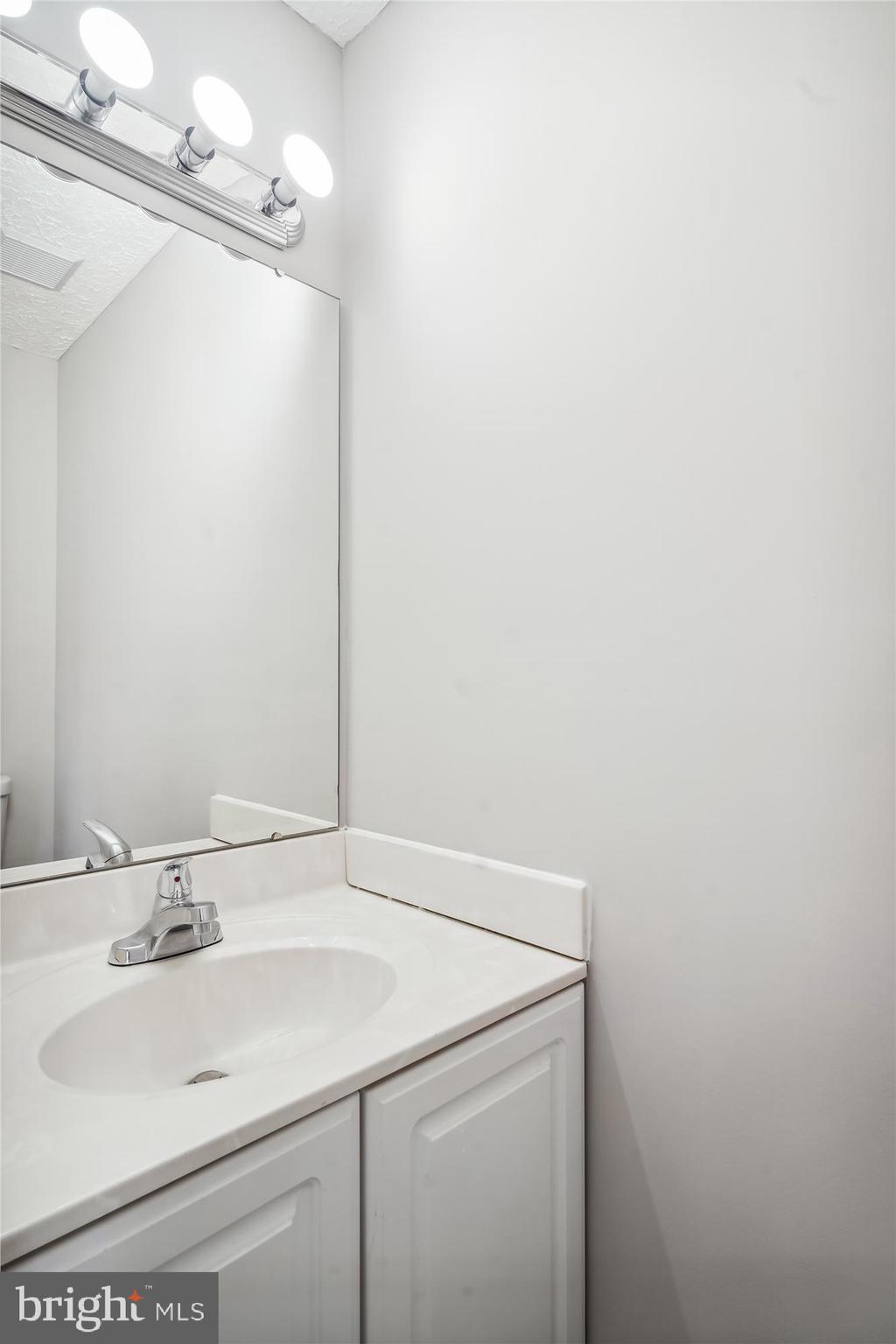 6125 Samuel Road New Market, MD 21774 - Photo 21 of 89 Powder Room