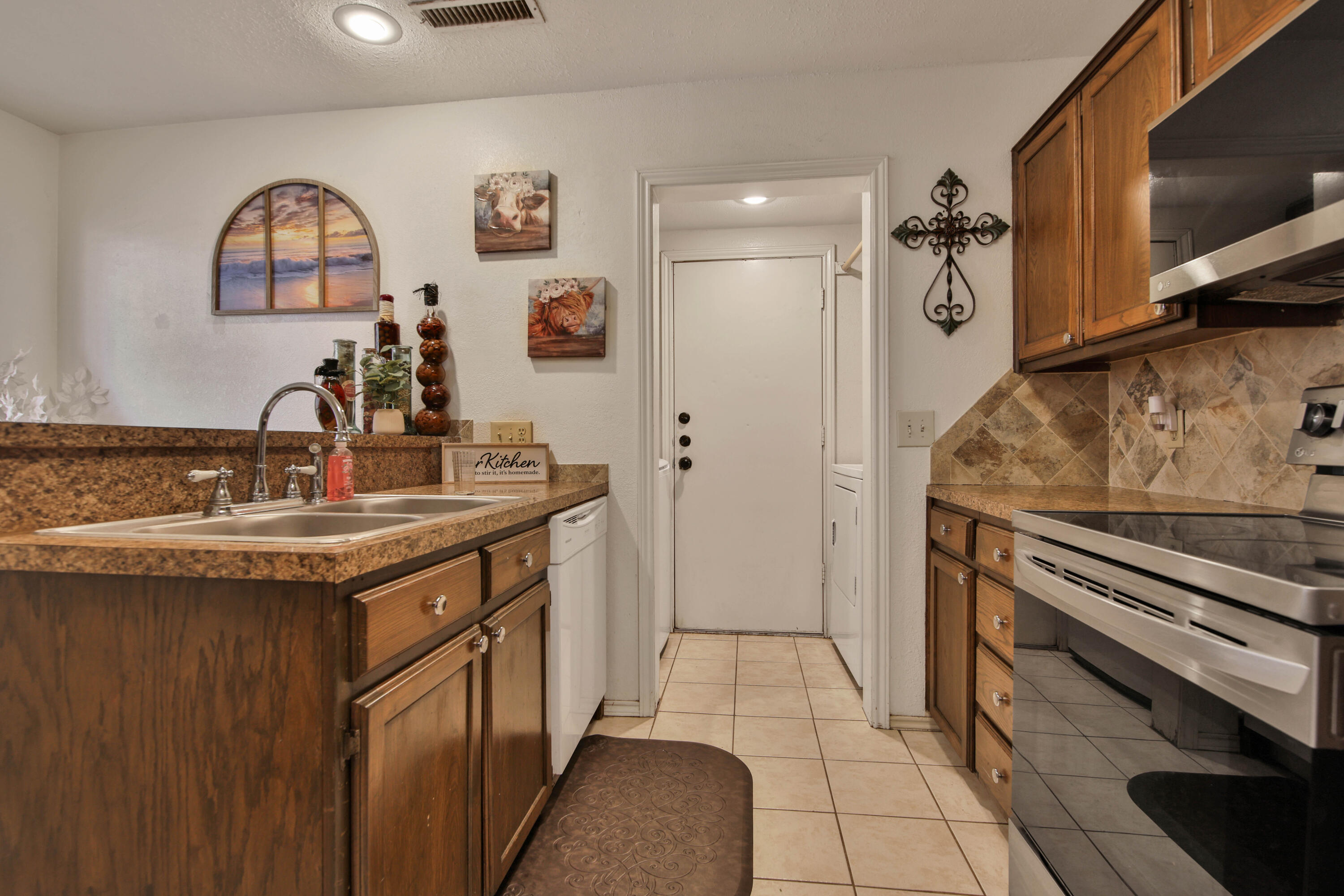 5832 Emory Street Lubbock, TX 79416 - Photo 7 of 26 1L1A2535