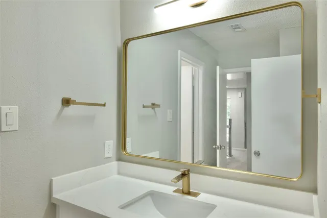 $319,900 | 5111 Pinewilde Drive, Houston, TX 77066