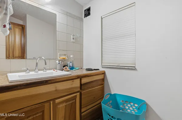 $614,000 | 92 Sam Davis Drive, Perkinston, MS 39573