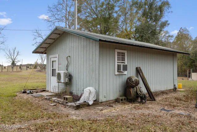 $615,000 | 92 Sam Davis Drive, Perkinston, MS 39573