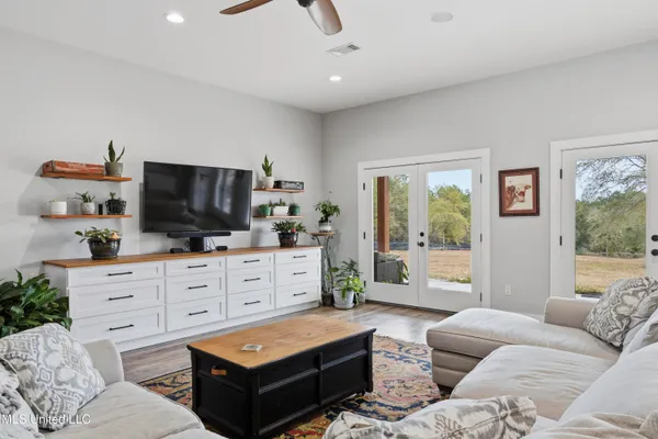 $614,000 | 92 Sam Davis Drive, Perkinston, MS 39573