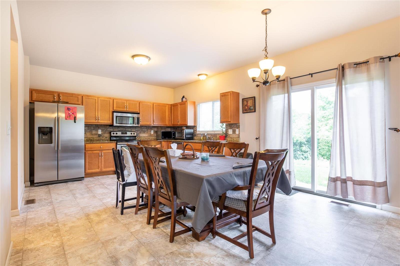 3405 Maple Ridge Drive Wood River, IL 62095 - Photo 8 of 31 Gallery Image 8