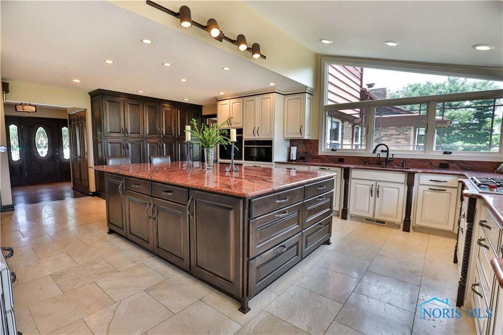 15645 Five Point Road Perrysburg, OH 43551 - Photo 17 of 28 Photo 17