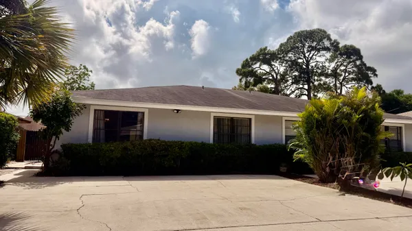 $2,950 | 9121 East Highland Pines Drive, Palm Beach Gardens, FL 33418