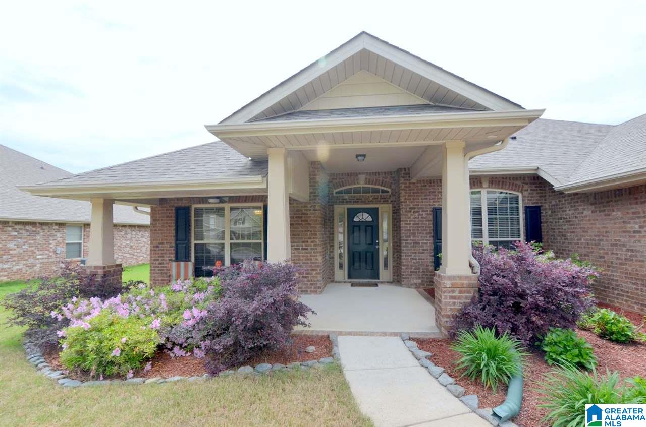 152 Golden Meadows Drive Alabaster, AL 35007 - Photo 2 of 43