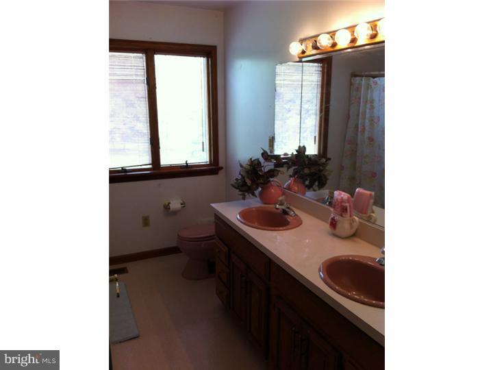 1367 Eddowes Road Warminster, PA 18974 - Photo 10 of 11 Gallery Image 10