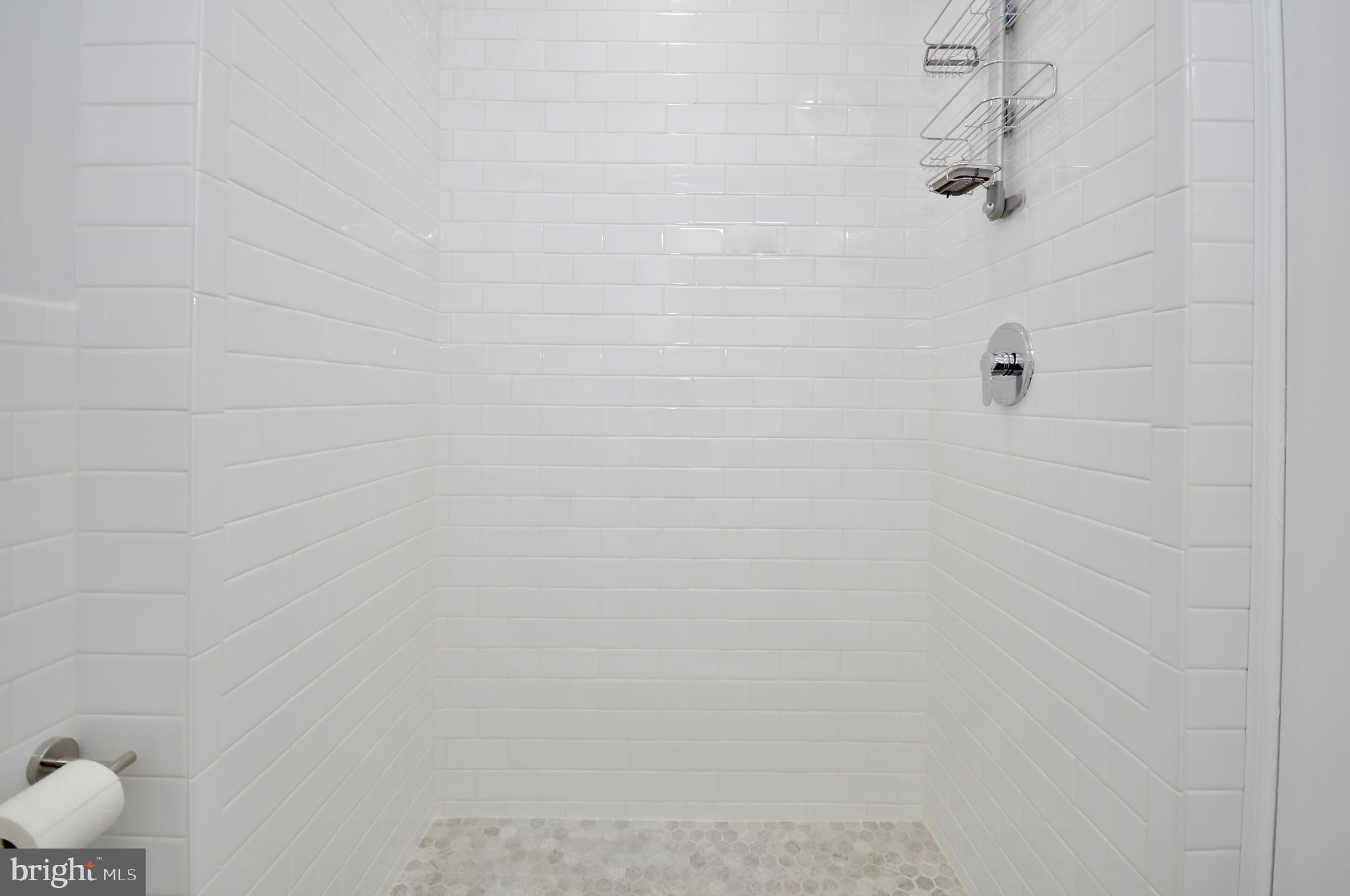 8037 Pine Road Philadelphia, PA 19111 - Photo 12 of 19