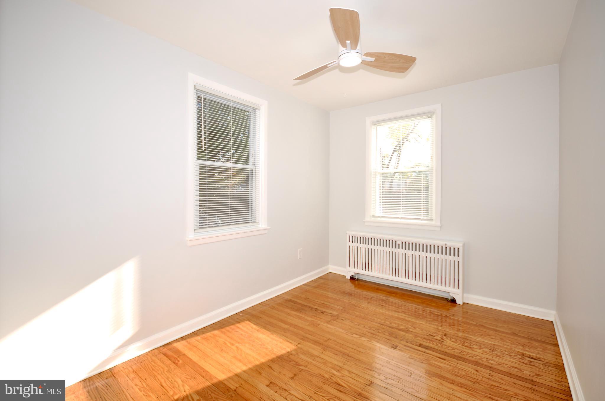 8037 Pine Road Philadelphia, PA 19111 - Photo 15 of 19