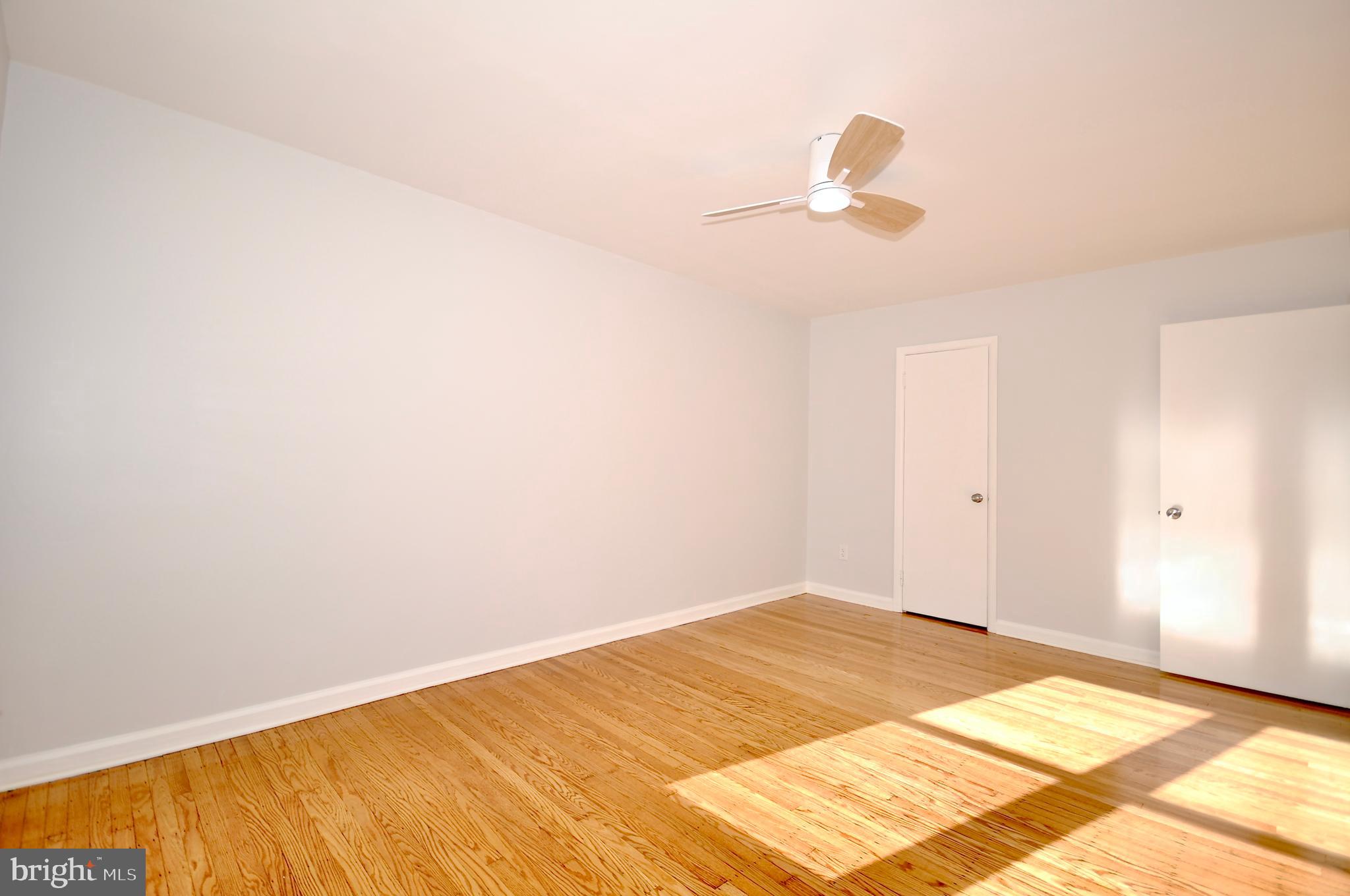 8037 Pine Road Philadelphia, PA 19111 - Photo 16 of 19