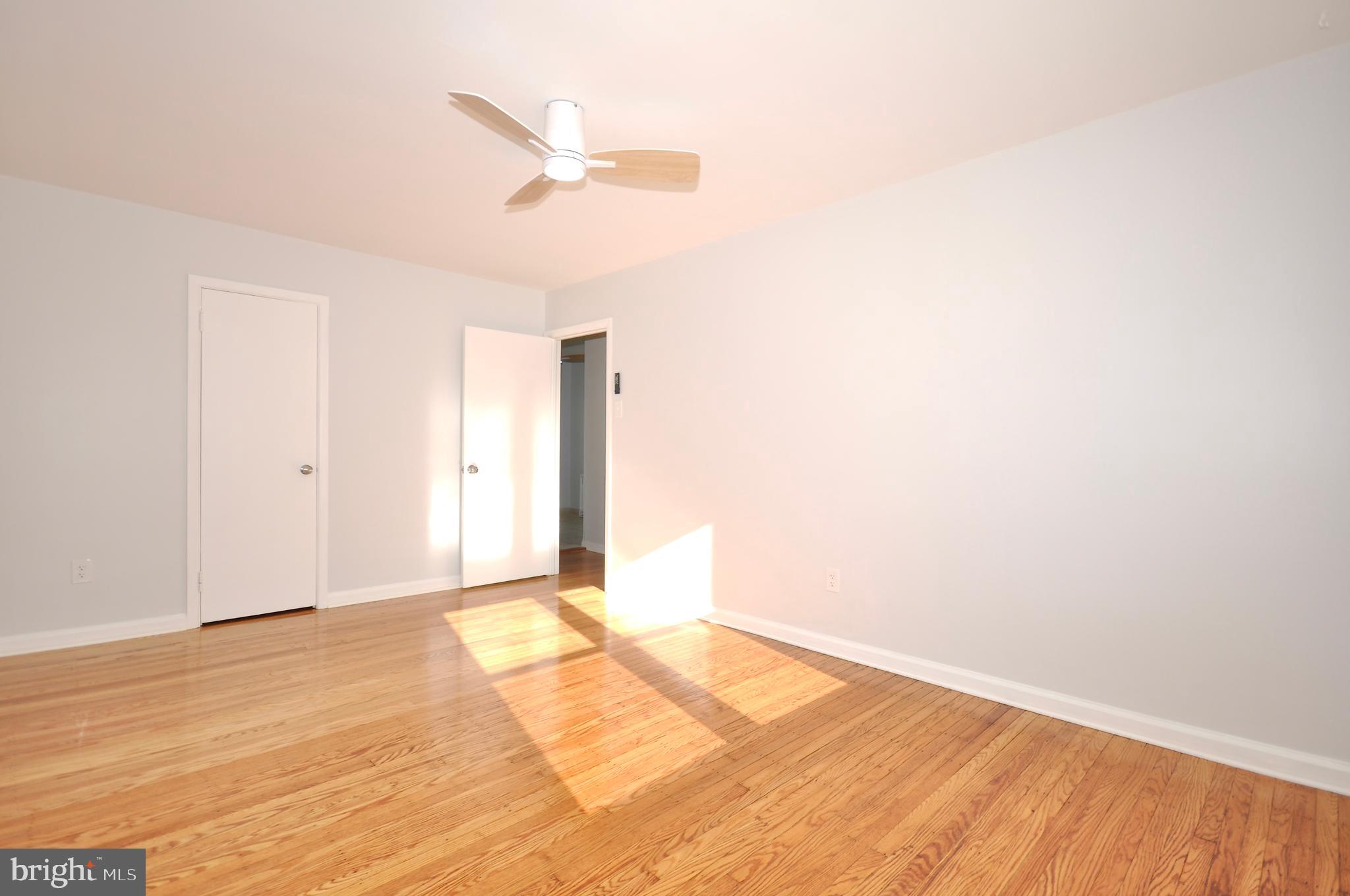 8037 Pine Road Philadelphia, PA 19111 - Photo 17 of 19