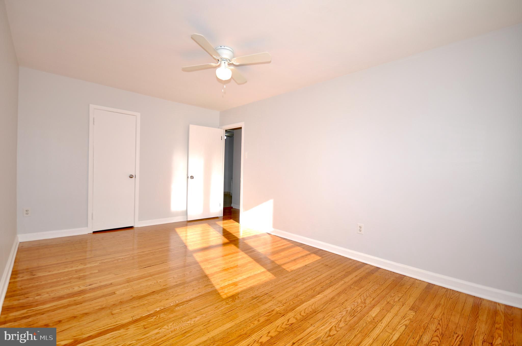 8037 Pine Road Philadelphia, PA 19111 - Photo 8 of 19