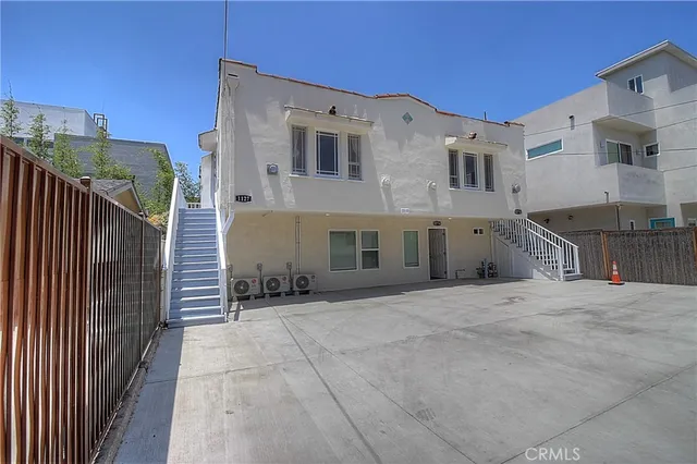 $4,000 | 1127 1/2 Manzanita Street, Los Angeles, CA 90029