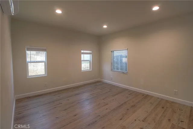 $4,000 | 1127 1/2 Manzanita Street, Los Angeles, CA 90029