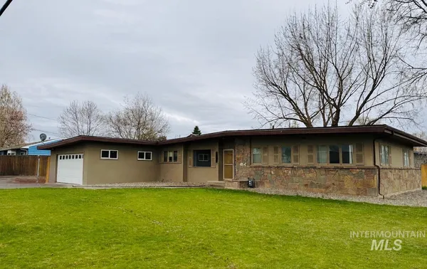 $469,000 | 820 Burrell Avenue, Lewiston, ID 83501