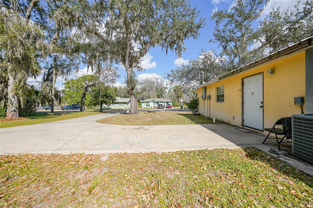 3 West Myrtle Street Arcadia, FL 34266 - Photo 28 of 41 a view of backyard of the house