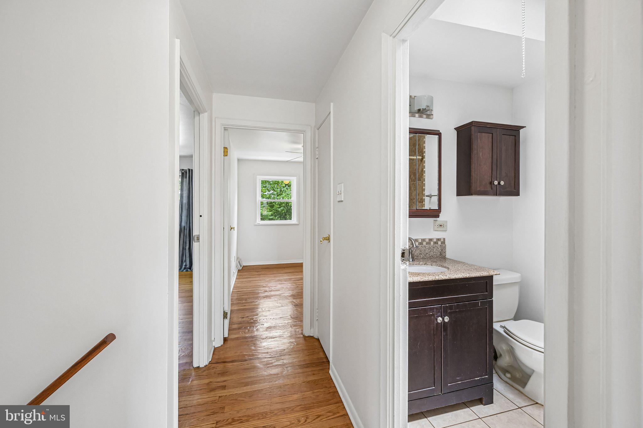 12534 Fedor Road Philadelphia, PA 19154 - Photo 42 of 66 Bright and airy hallway retreat.