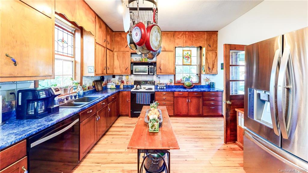 31 Toms Road Candler, NC 28715 - Photo 13 of 39 Gallery Image 13