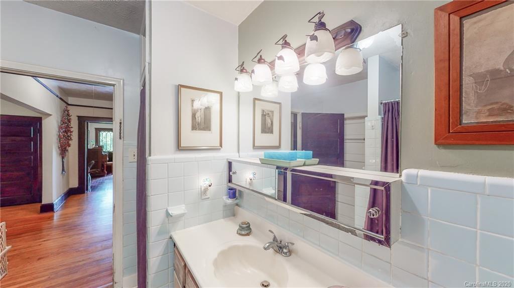 31 Toms Road Candler, NC 28715 - Photo 25 of 39 Gallery Image 25