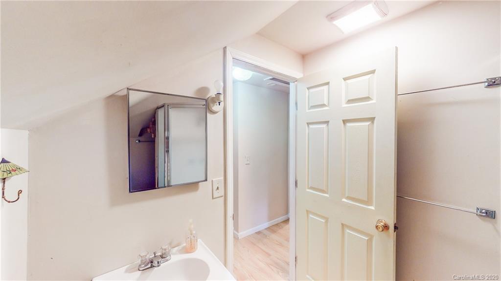 31 Toms Road Candler, NC 28715 - Photo 28 of 39 Gallery Image 28