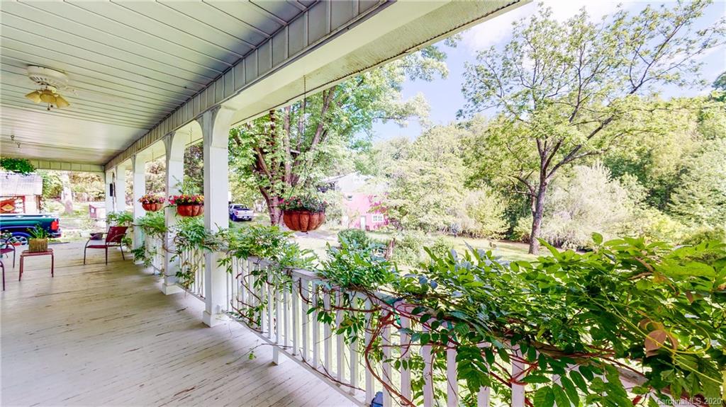 31 Toms Road Candler, NC 28715 - Photo 8 of 39 Gallery Image 8