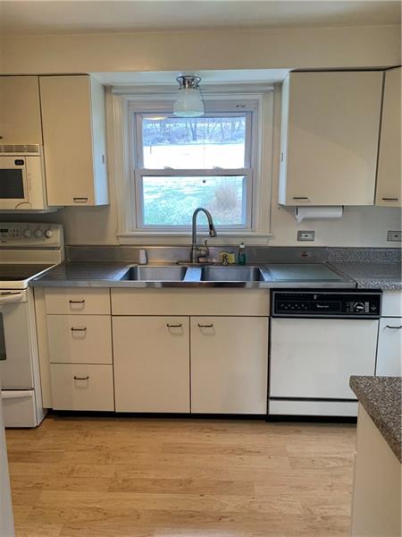 1050 Jefferson Road Pittsburgh, PA 15235 - Photo 9 of 19 Gallery Image 9
