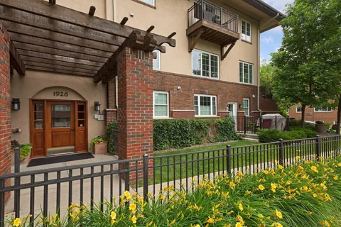 $250,000 | 1926 Pleasant Avenue, Unit 101, Minneapolis, MN 55403