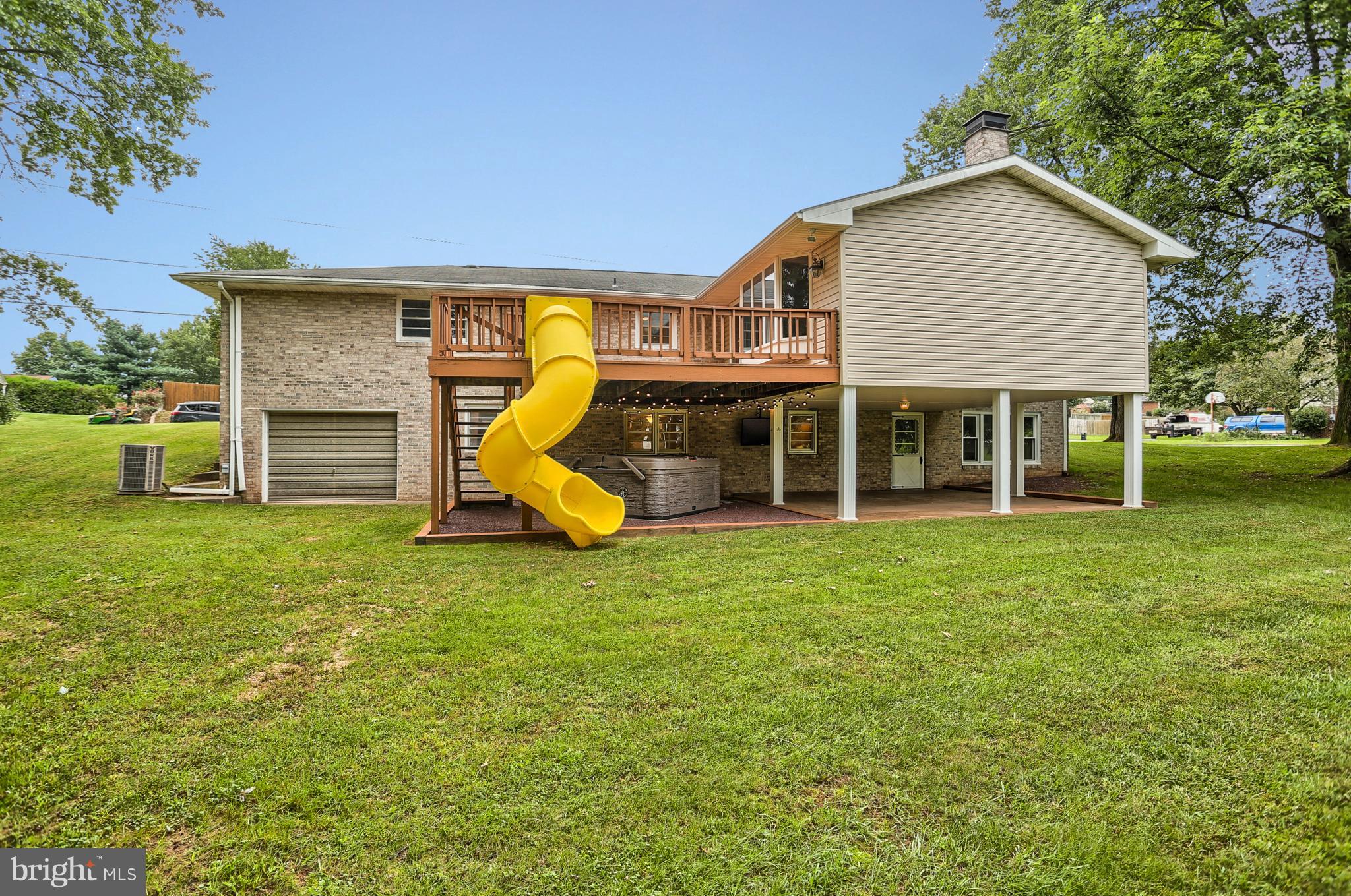 2410 Cedar Road York, PA 17408 - Photo 5 of 46