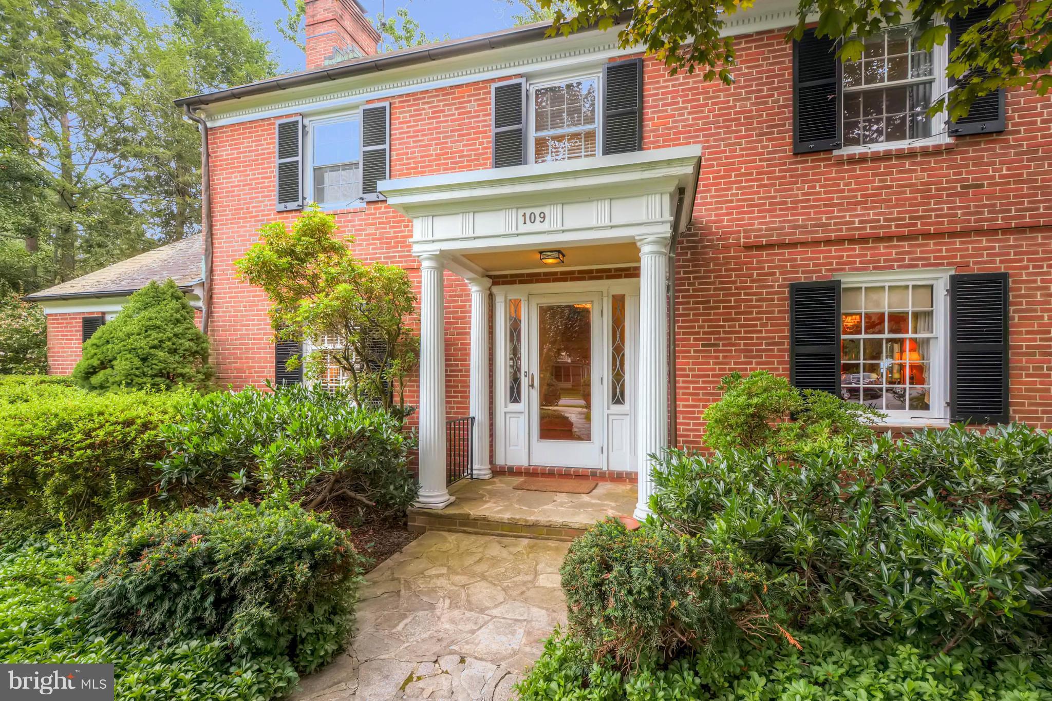 109 Castlewood Road Baltimore, MD 21210 - Photo 2 of 30 Exterior (Front)