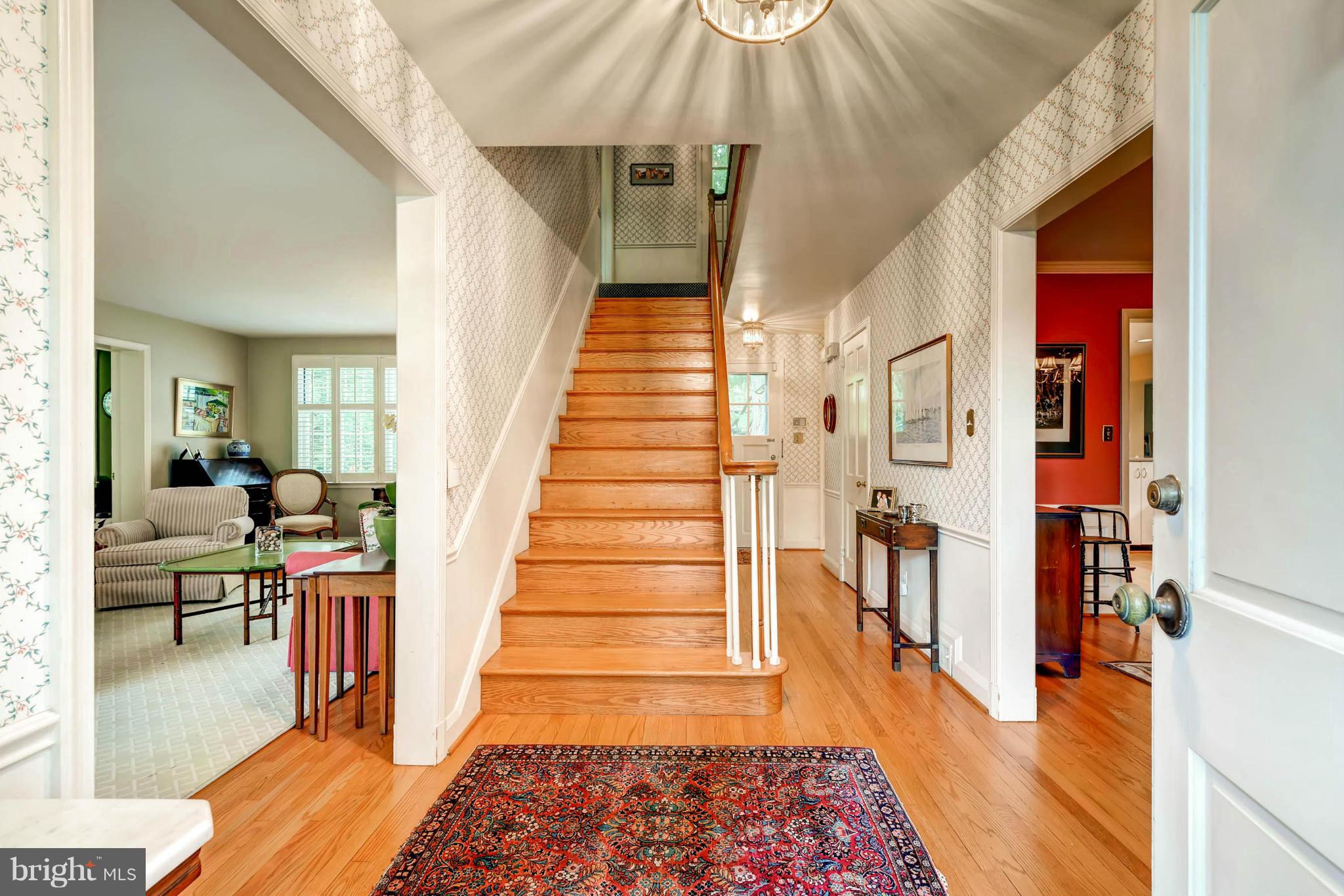 109 Castlewood Road Baltimore, MD 21210 - Photo 3 of 30 Foyer