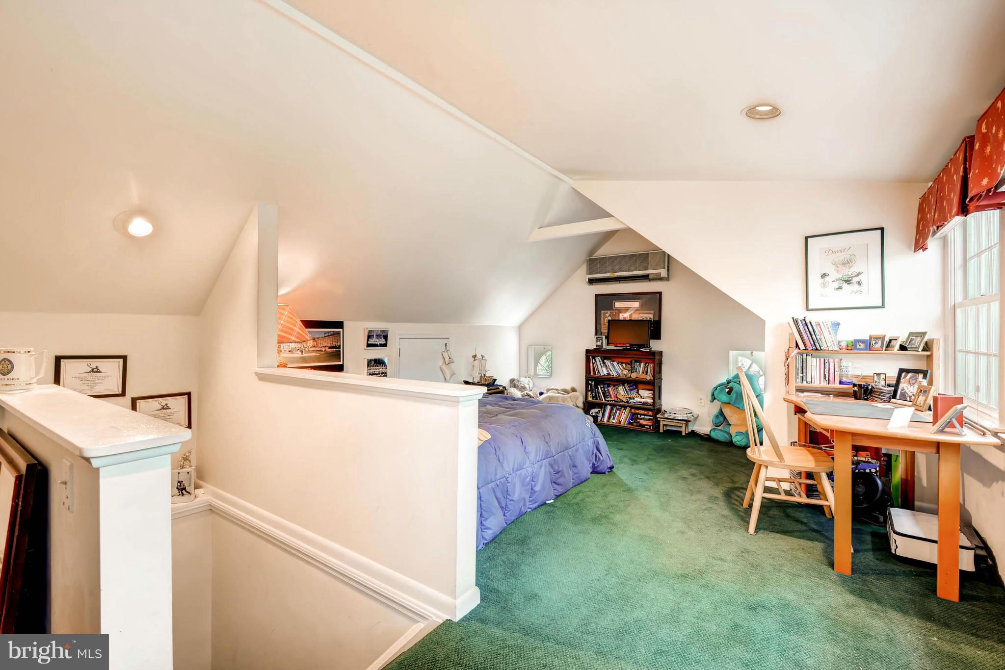 109 Castlewood Road Baltimore, MD 21210 - Photo 22 of 30 Third Floor Bedroom
