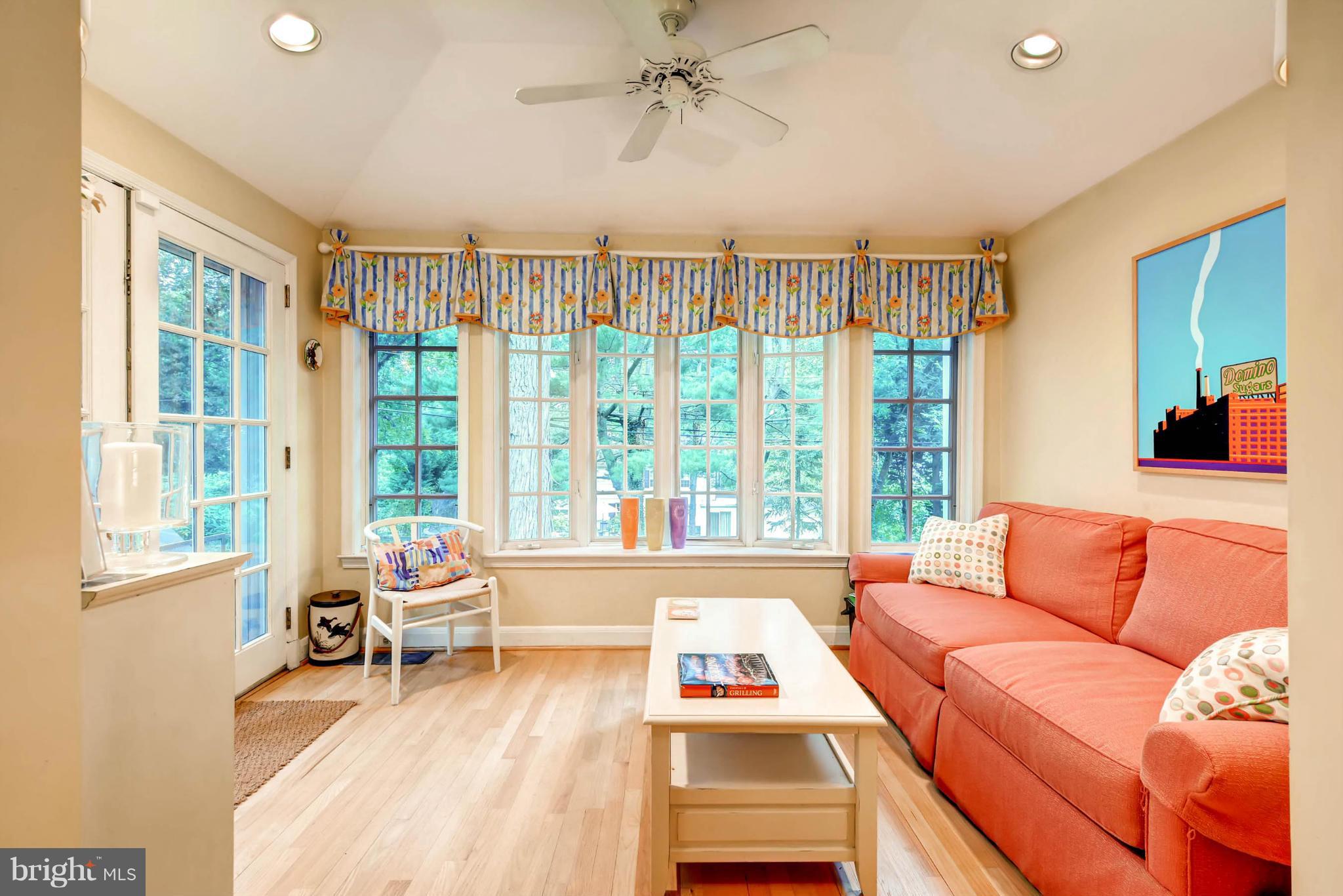 109 Castlewood Road Baltimore, MD 21210 - Photo 25 of 30 Sunroom