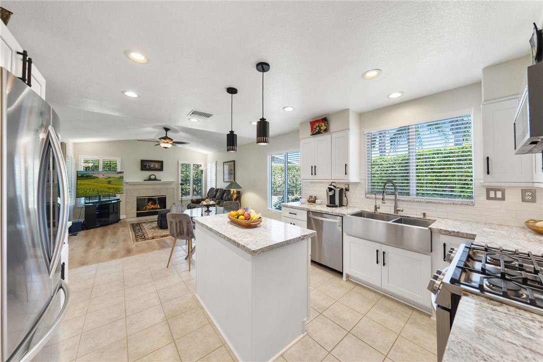 737 Beverly Road Corona, CA 92879 - Photo 12 of 45 Gallery Image 12