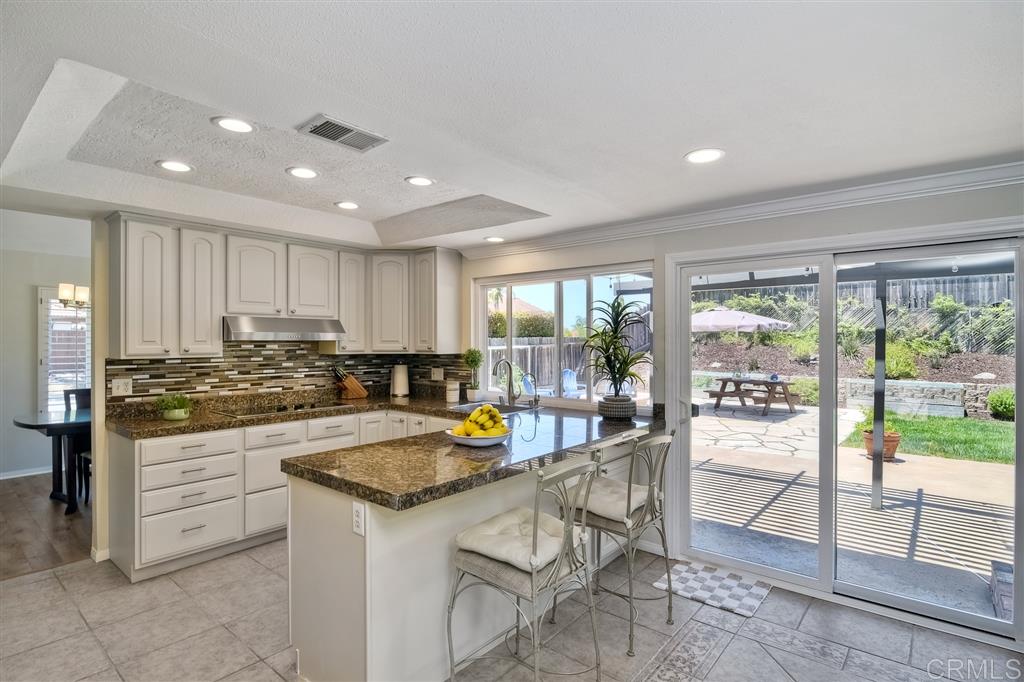 1526 Valleda Lane Encinitas, CA 92024 - Photo 2 of 25