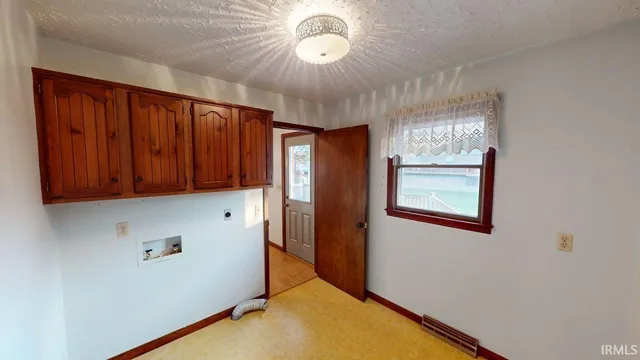 $279,900 | 1138 East Hochgesang Avenue, Jasper, IN 47546