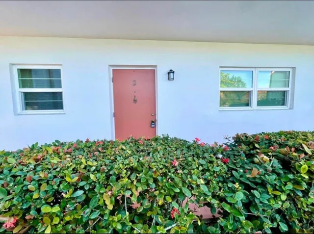 $159,990 | 2600 Southeast Ocean Boulevard, Unit A2, Stuart, FL 34996