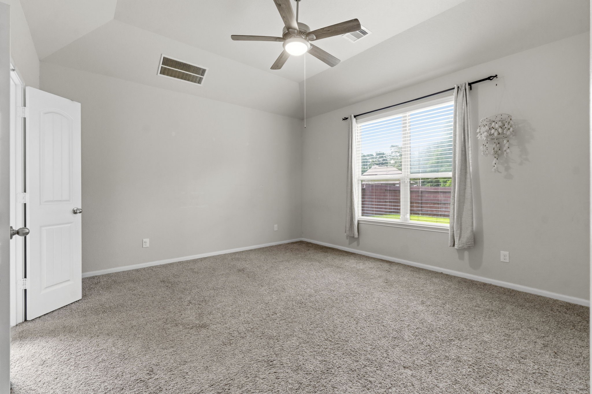 4551 Overlook Bend Drive Spring, TX 77386 - Photo 12 of 21 main bedroom in first floor