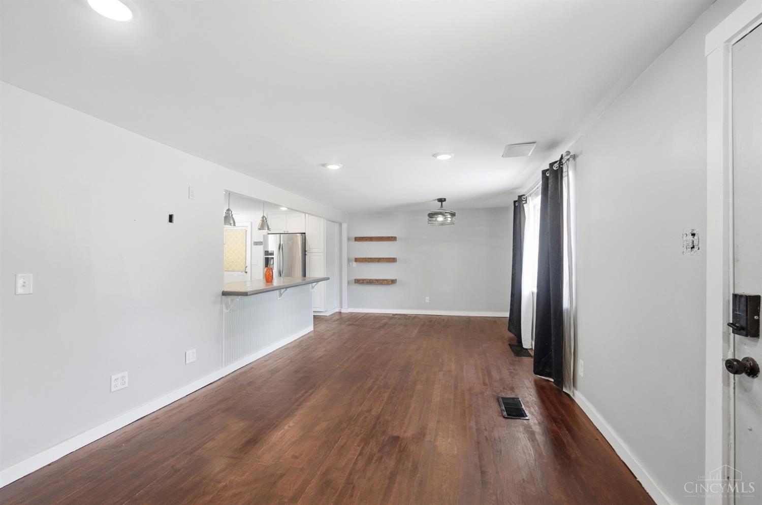 5792 Gaines Road Cincinnati, OH 45247 - Photo 7 of 73