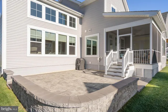a view of livingroom with furniture and wooden floor