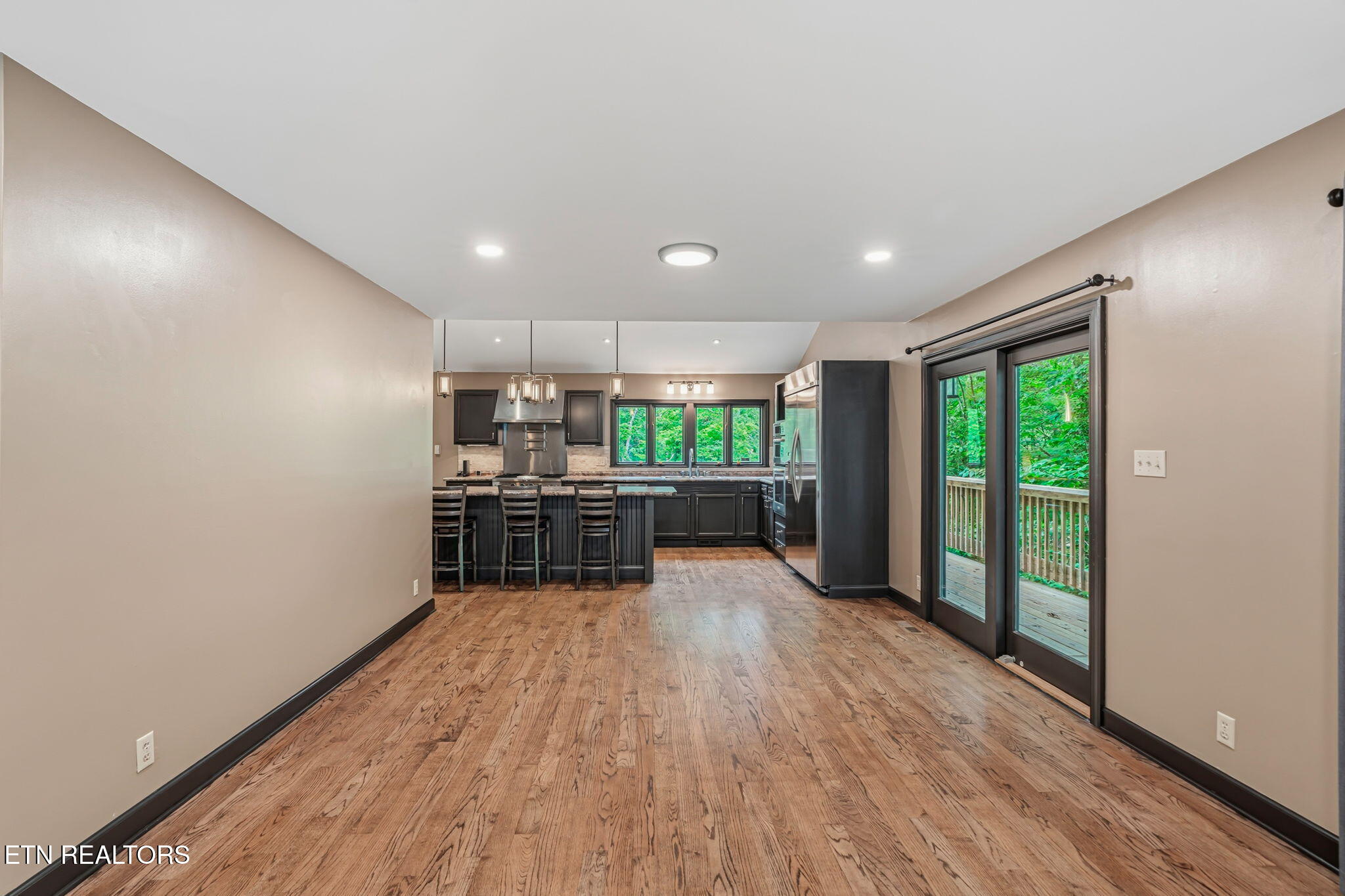 138 Newell Lane Oak Ridge, TN 37830 - Photo 12 of 51 138 Newell Ln - Dining (1)
