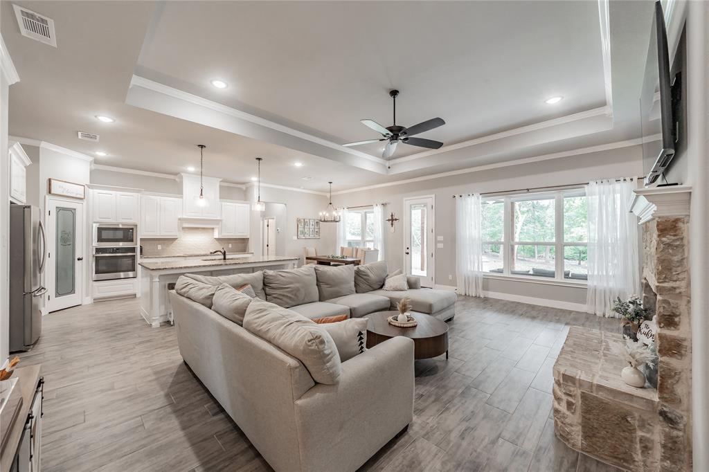 4033 Overlook Way Weatherford, TX 76085 - Photo 12 of 36