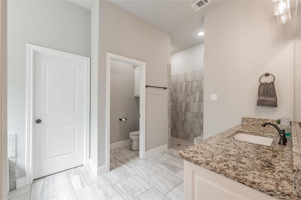 4033 Overlook Way Weatherford, TX 76085 - Photo 18 of 36