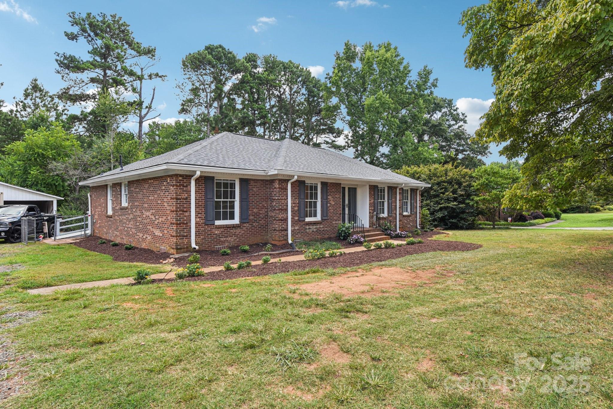 16408 Thompson Road Mint Hill, NC 28227 - Photo 3 of 36 Gallery Image 3
