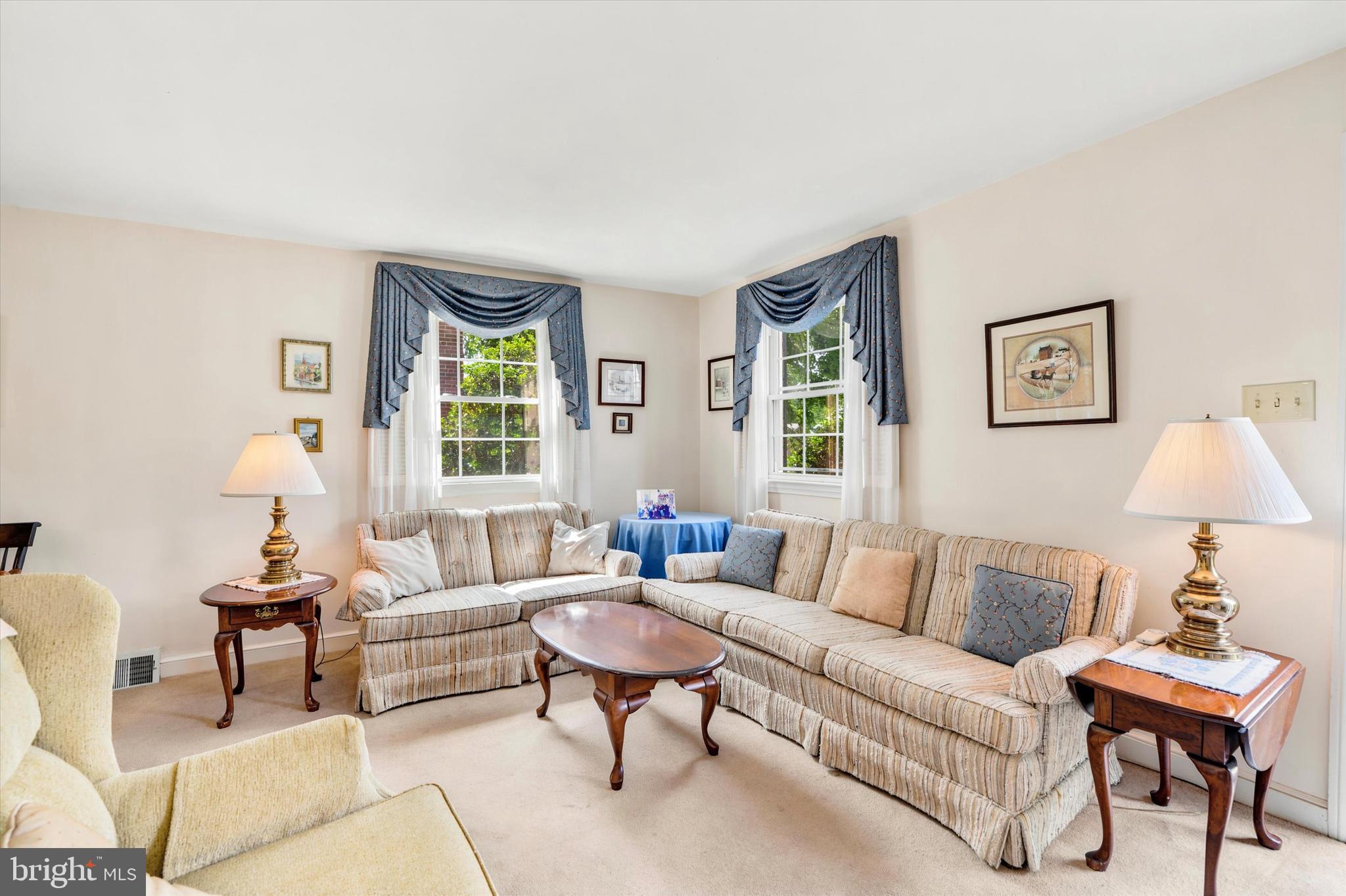 204 Flintlock Road Drexel Hill, PA 19026 - Photo 4 of 35