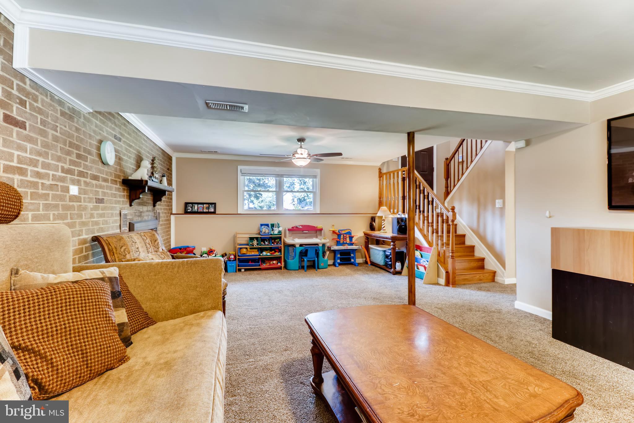 7901 East Riverside Drive Pasadena, MD 21122 - Photo 23 of 28 Large Family Room