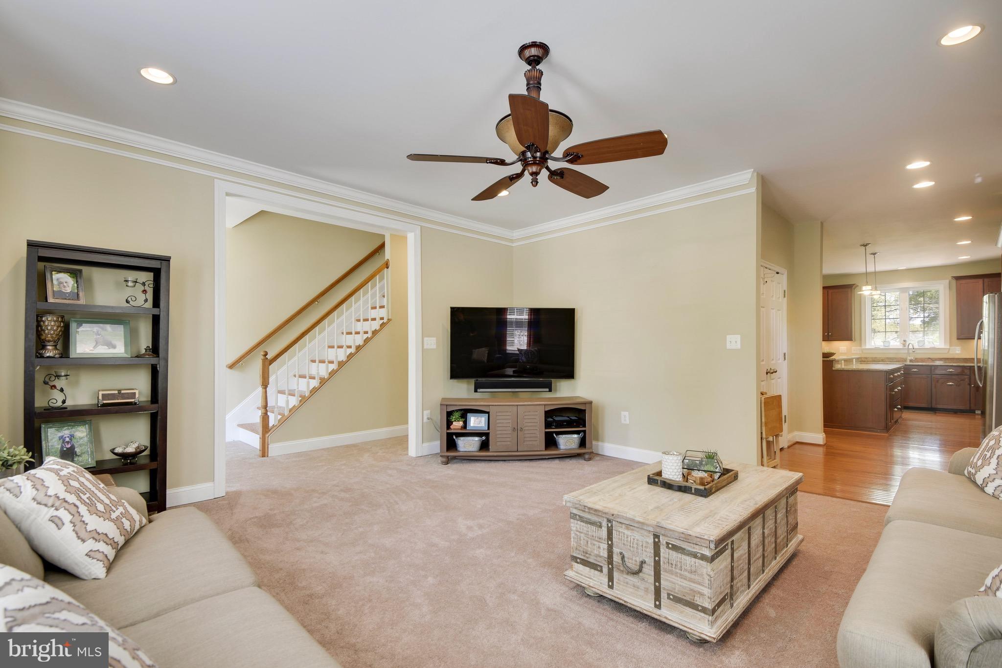 1625 Ruxton Road Edgewater, MD 21037 - Photo 8 of 30 Inviting living area with tons of light
