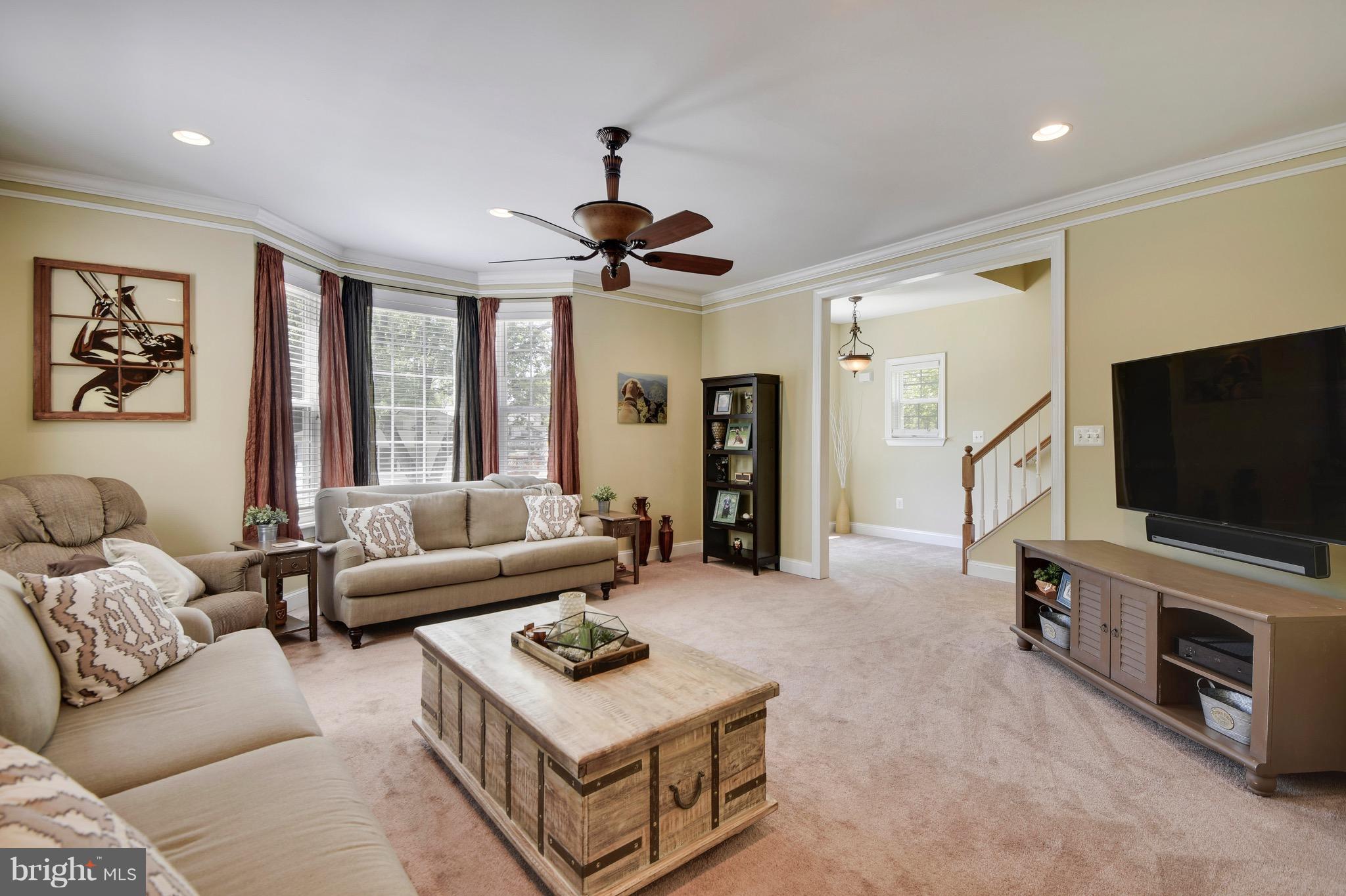 1625 Ruxton Road Edgewater, MD 21037 - Photo 9 of 30 Living Room